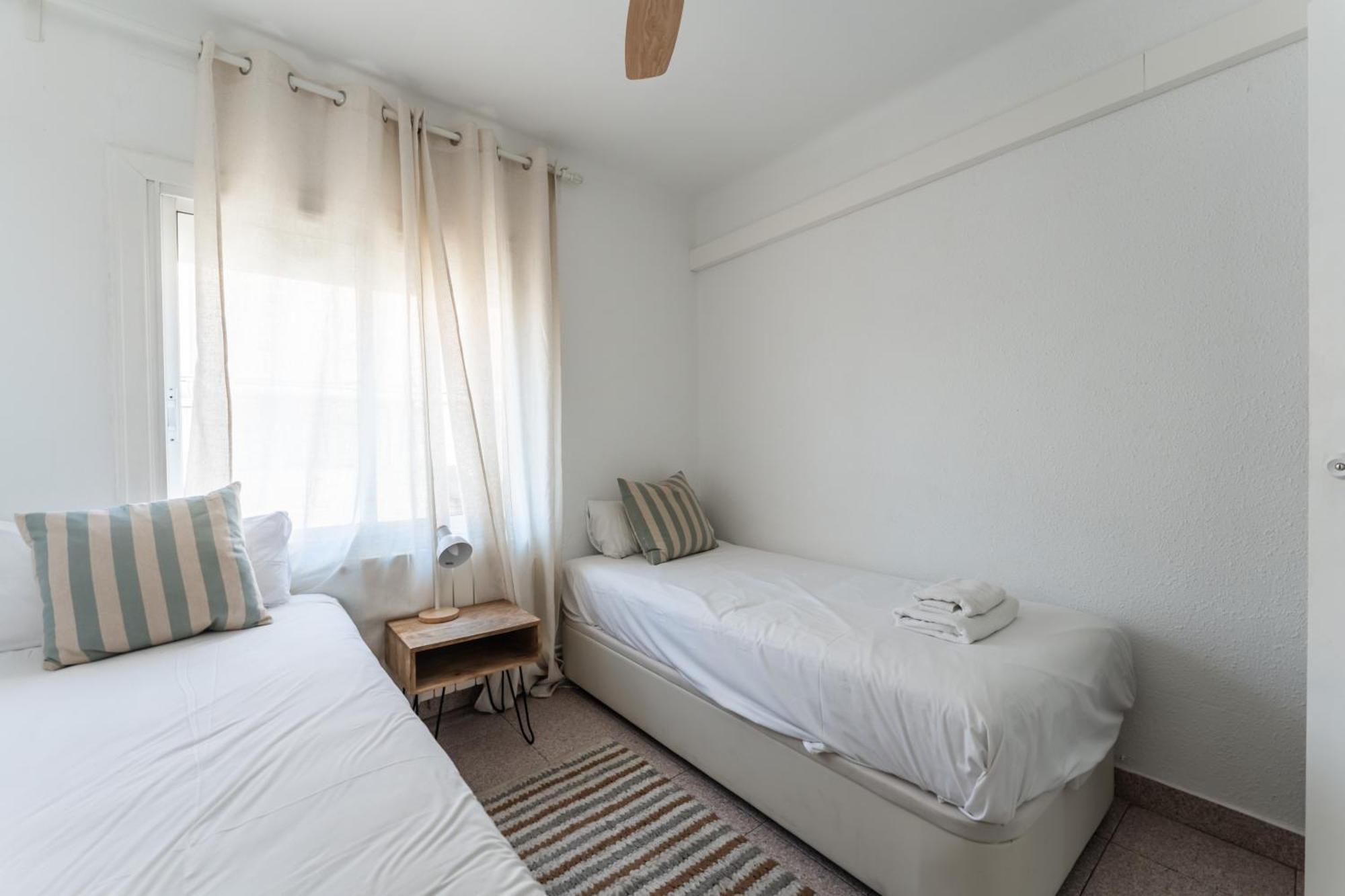Feel Welcome Barcelona 10 Cornellà de Llobregat Dış mekan fotoğraf
